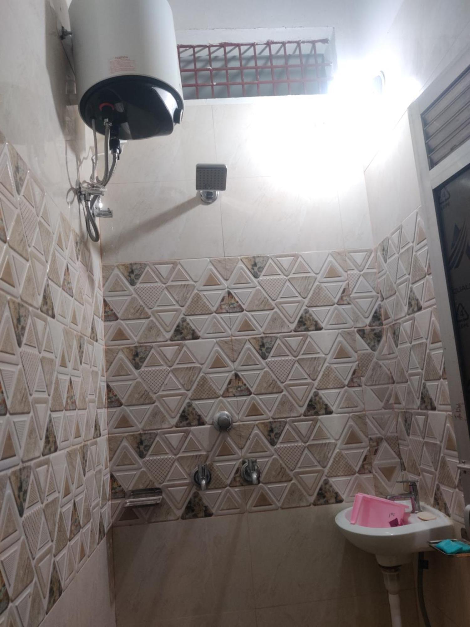 Madhuri Guest House Varanasi Bagian luar foto